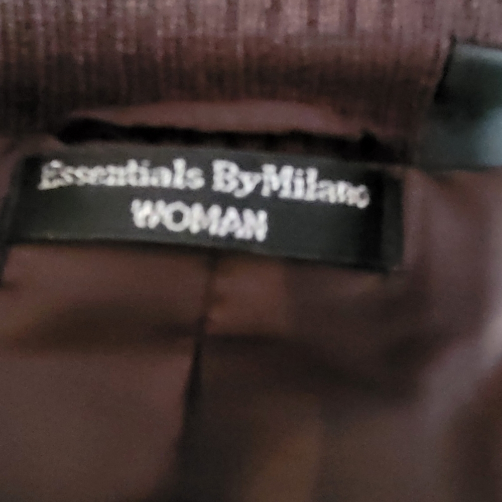 Vest - Picture 3 of 4